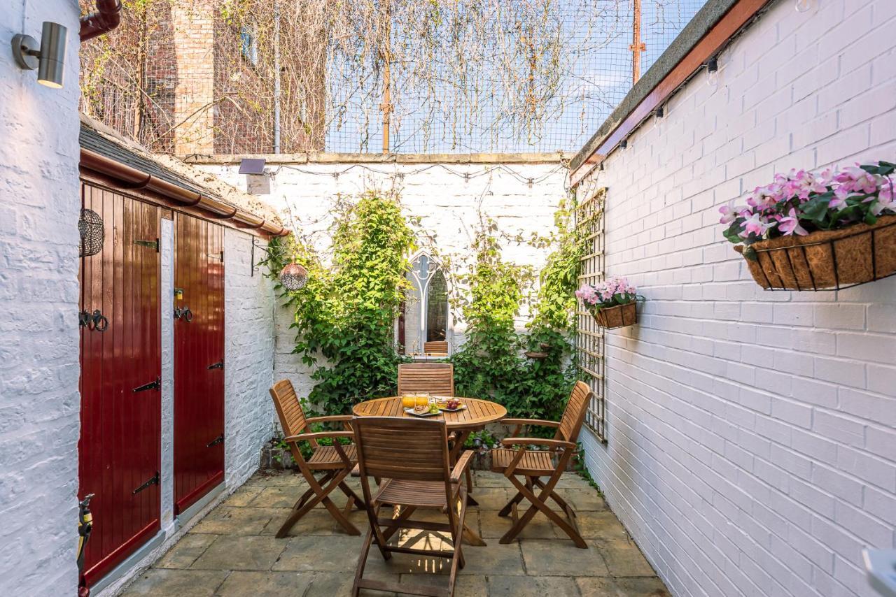 15 Brownlow Street York Exterior photo