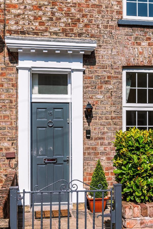 15 Brownlow Street York Exterior photo